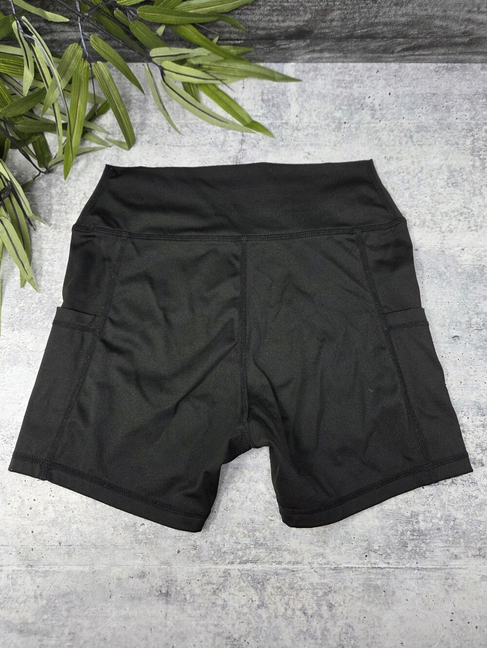 Black Compression Bike Shorts Side Slip Pockets - Picture 3 of 3
